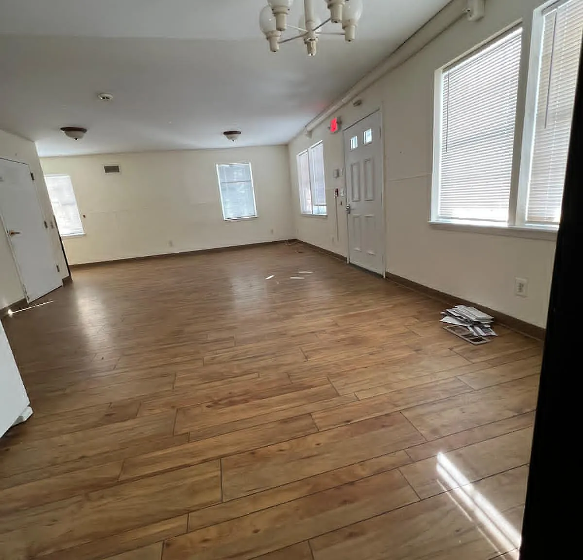 2 bed, 2000 sqft, $1,200 — Photo 1