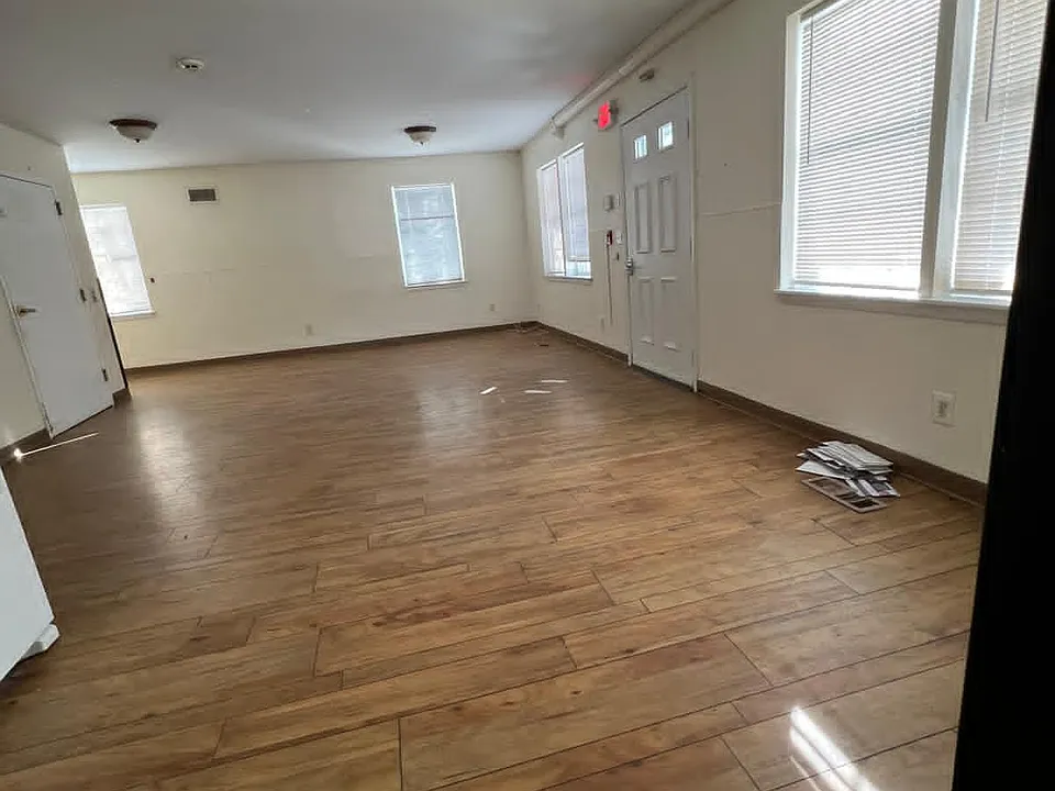 227 W Main St