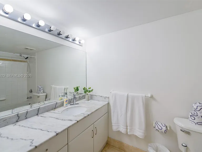 1200 Brickell Bay Dr #2324 — Photo 25