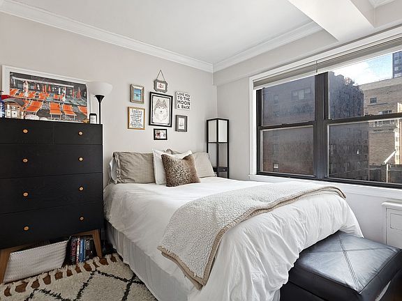 5th image of 301 E 48th St APT 9L