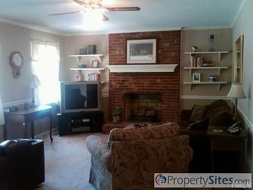 5th image of 221 Meadow Hts