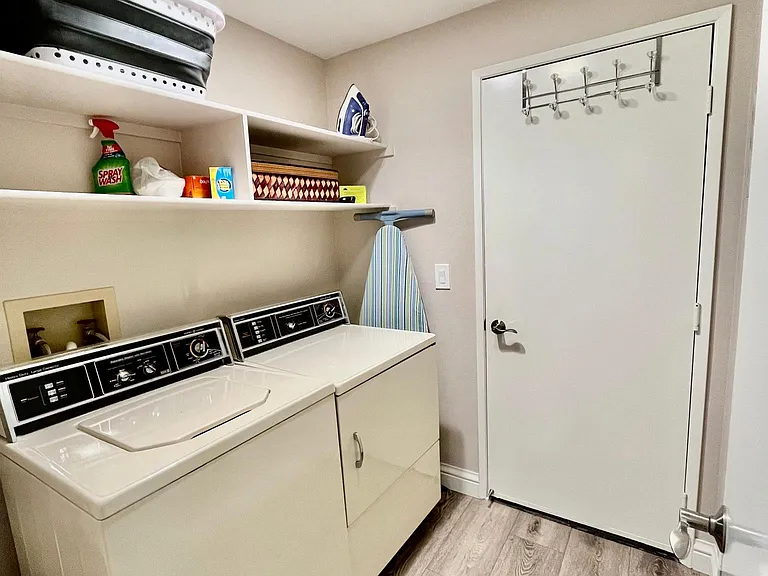 LAUNDRY ROOM OFF GARAGE ENTRANCE