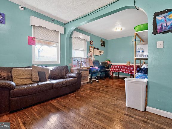 3rd image of 251 Nicholson St NE