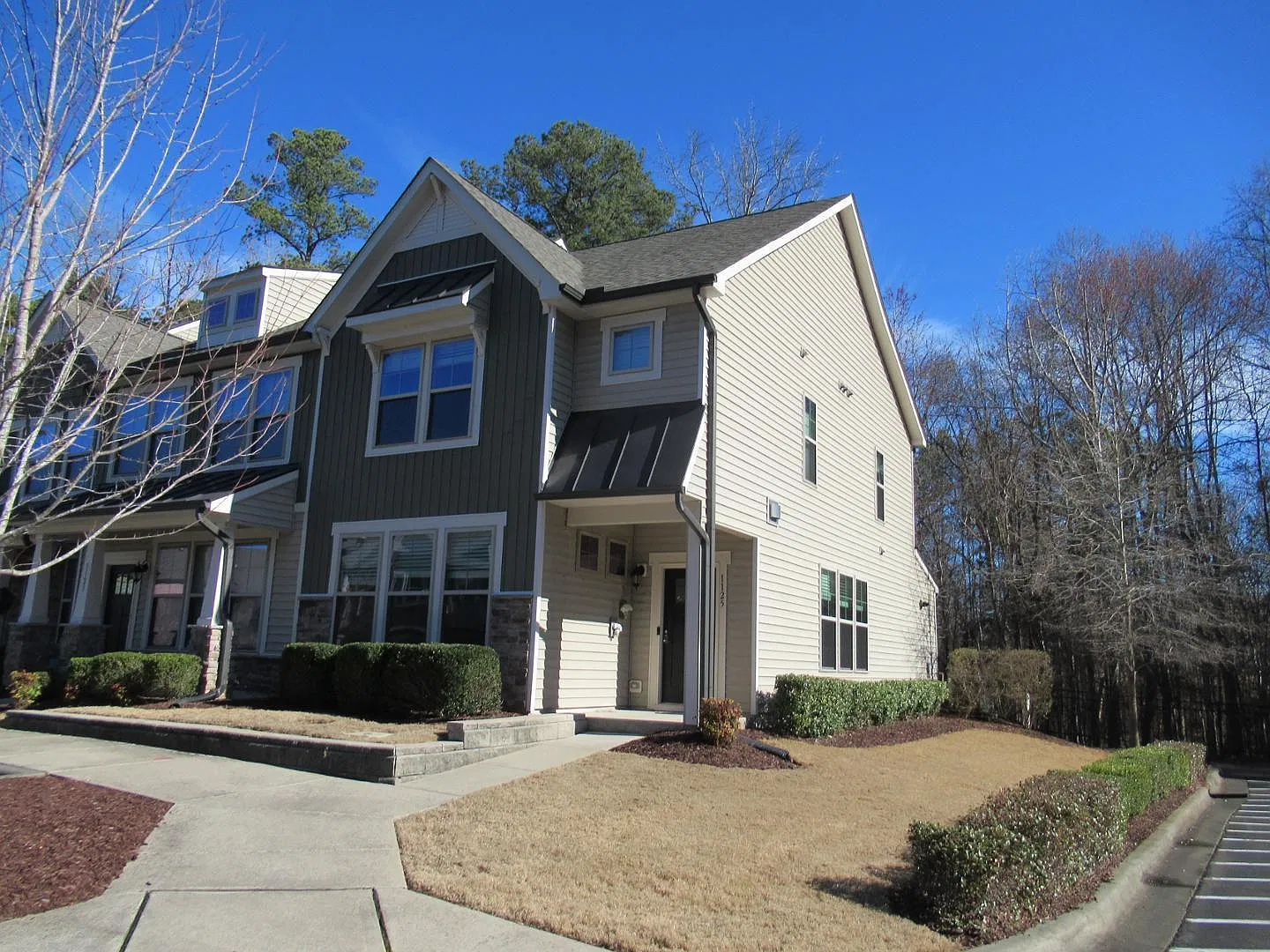 3 bed, 3.5 bath, 2092 sqft, $1,950 — Photo 1