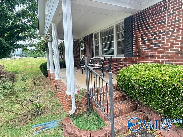 7403 Wall Triana Hwy — Photo 4