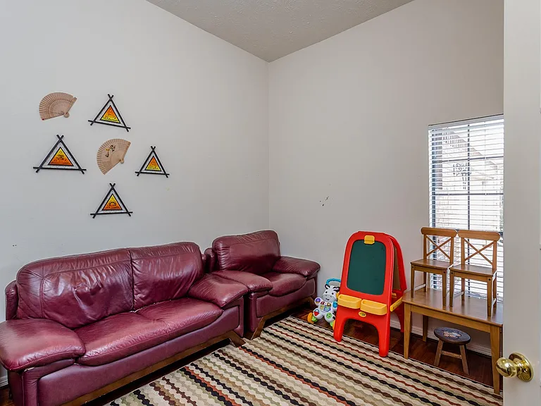 6706 Ashworth Dr — Photo 6