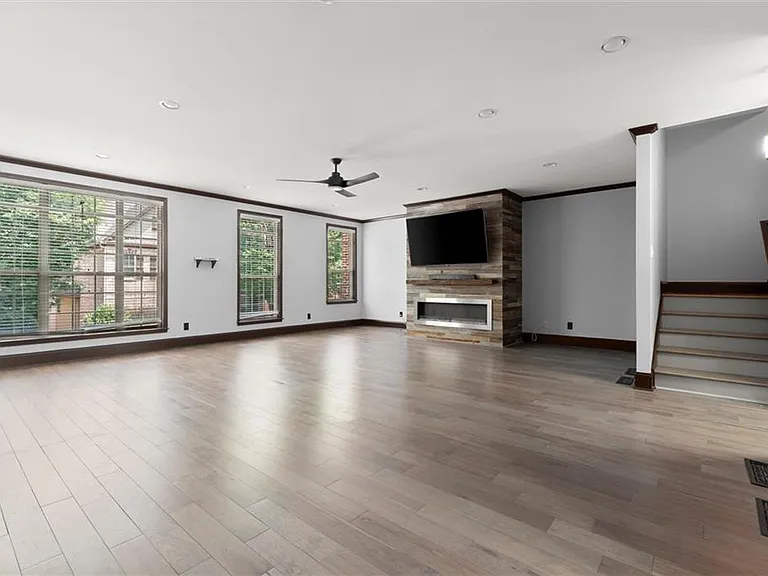 5583 Julian Pl — Photo 22