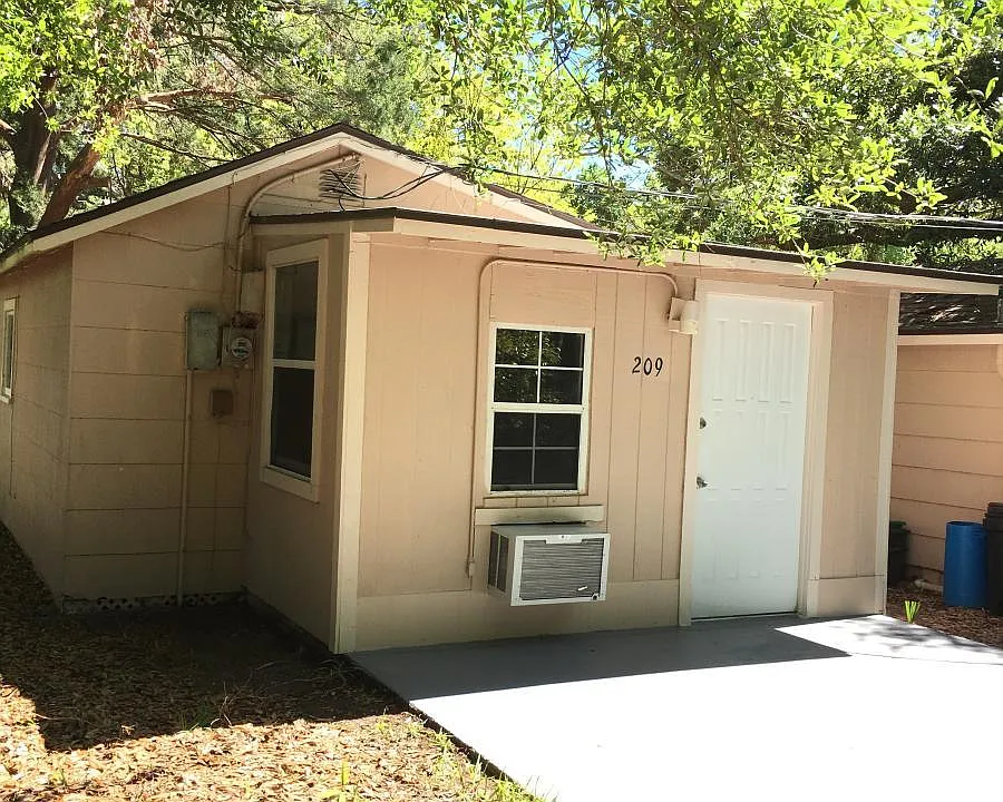 209 Strawberry Ln