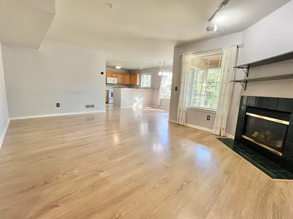 2820 Barclay Way, Ann Arbor, MI 48105