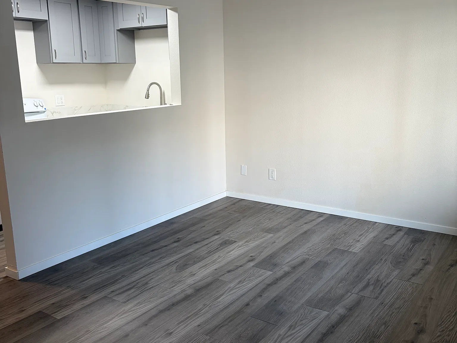 1 bed, 500 sqft, $1,600 — Photo 4
