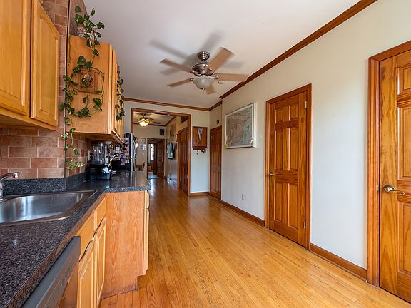 3rd image of 180 Frost St APT 3R