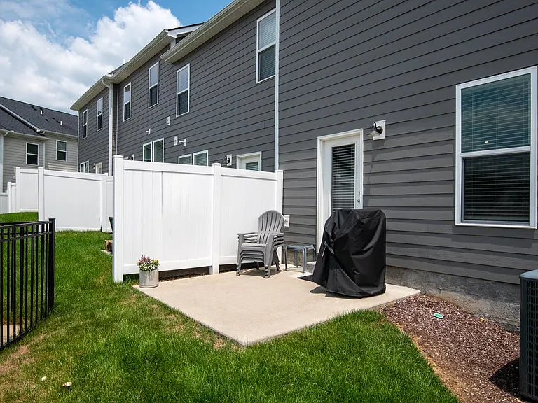 2712 Gossett Trl — Photo 22