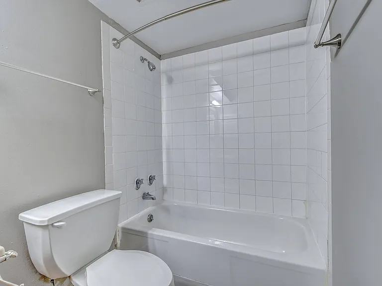 1x1 Standard Bath Shower 1x1 Standard Bath Shower