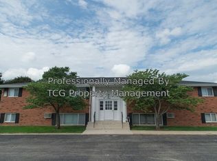 1444 State St APT 6, Ottawa, IL 61350