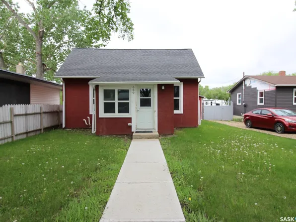 689 2ND Street W, Shaunavon, SK S0N 2M0