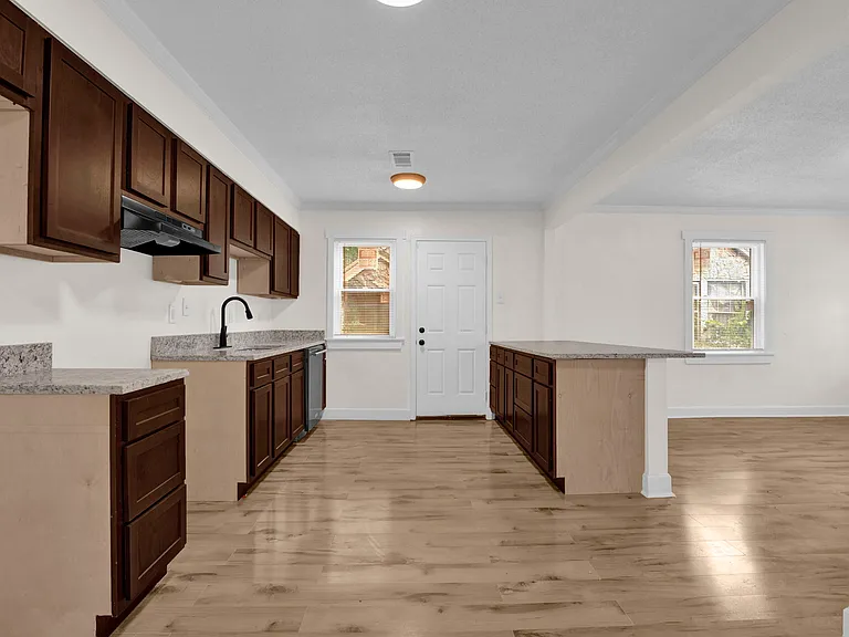 759 E Mallory Ave — Photo 7