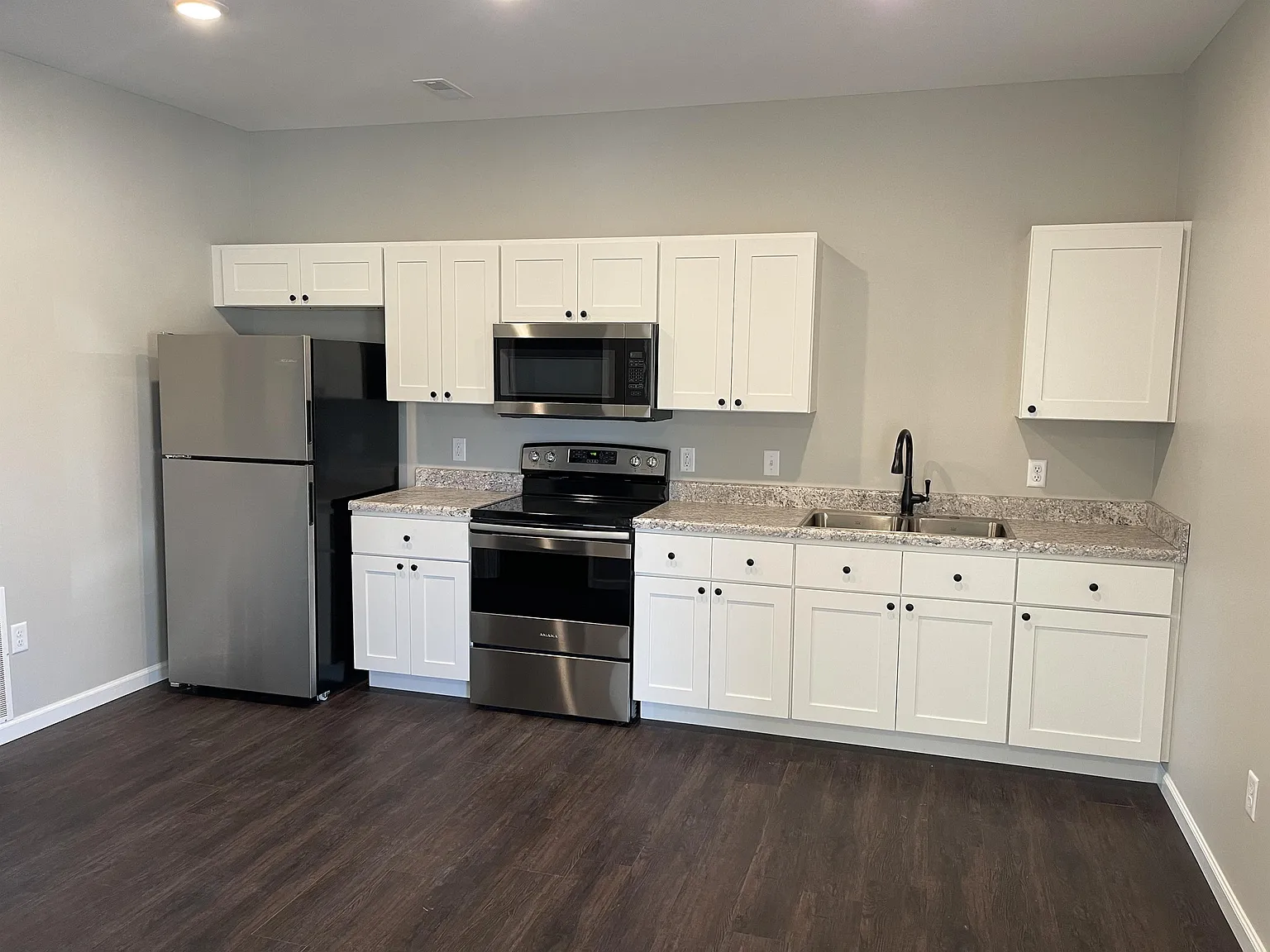 Lauren's Place — Photo 1