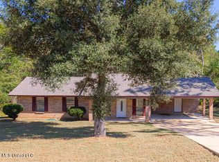 46 Dennis Knight Rd, Collins, MS 39428