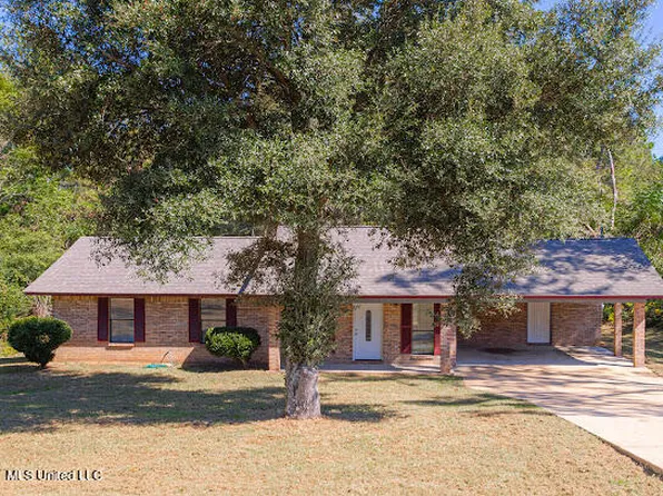 46 Dennis Knight Rd, Collins, MS 39428