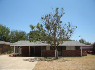 209 Detroit Dr, Levelland, TX 79336