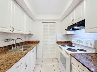 17600 NW 68th Ave APT B2004, Hialeah, FL 33015