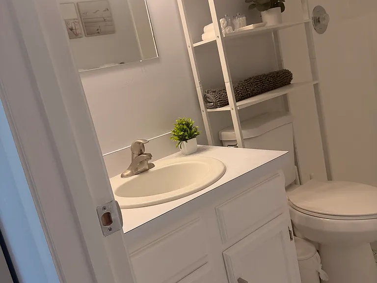 75 Royal Oak Ct #201 — Photo 49