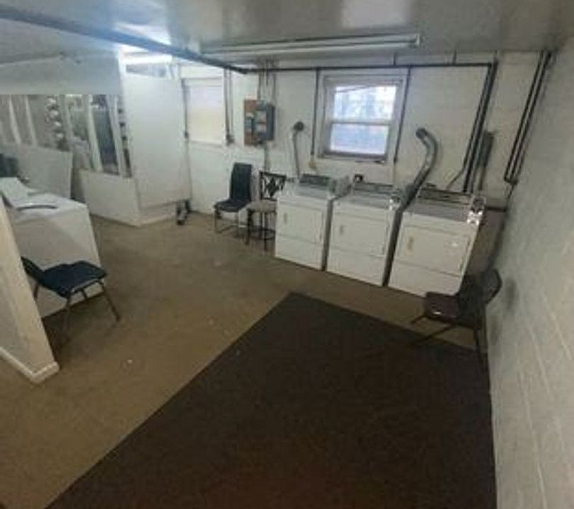 2nd image of 711 Ashland Ave APT 6