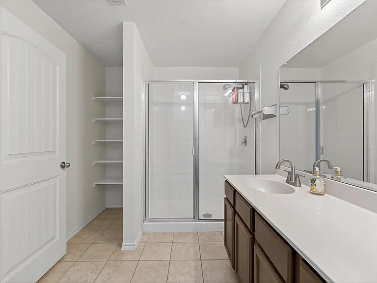 802 Platinum Dr — Photo 16