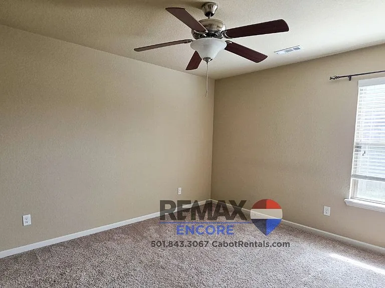 113 Harvick Cir — Photo 9