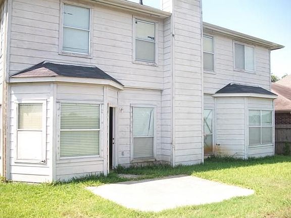 2nd image of 2530 Silvermeadow Dr