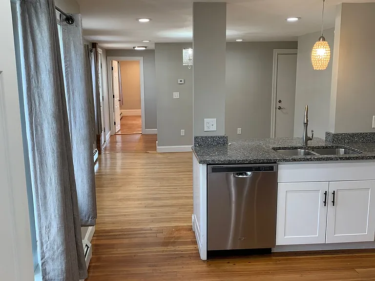 76 South St #A — Photo 8