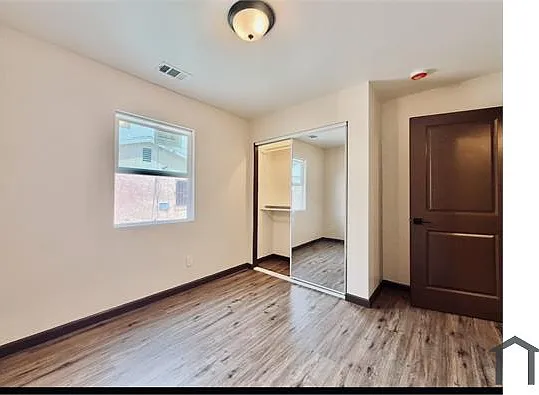 816 E 109th Pl — Photo 1