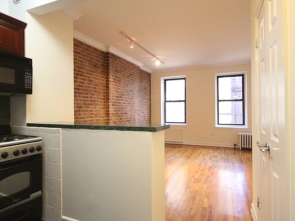 2nd image of 906 Amsterdam Ave APT 2C