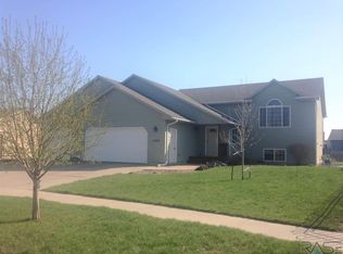 1405 S Lakota Ave, Brandon, SD 57005