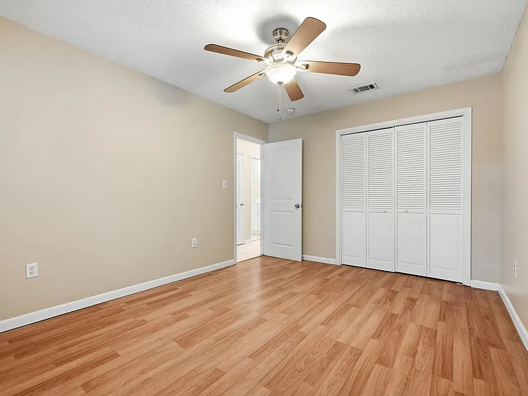310A Redwood Ave — Photo 20