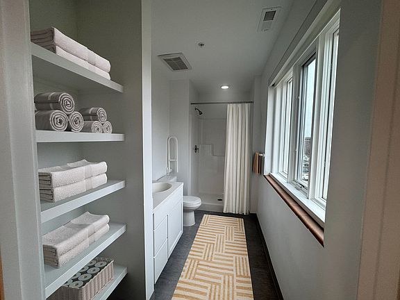 5th image of 3483 Larimore Ave #8