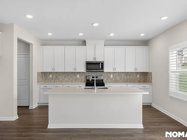 6039 Hickory Creek Ct — Photo 4
