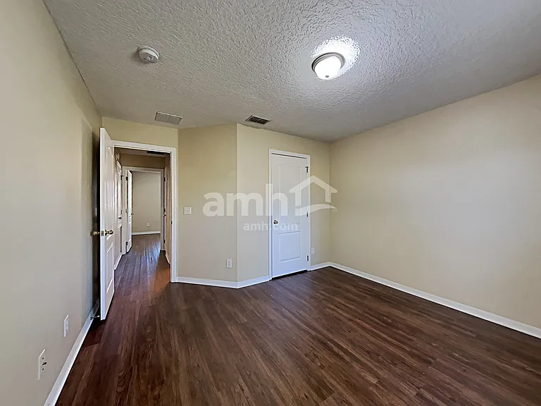 660 Winding Lake Dr — Photo 17