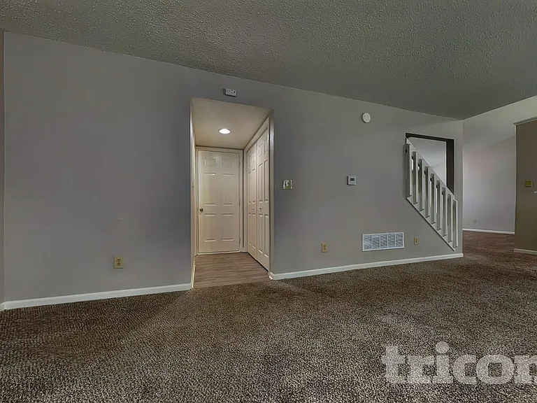 6453 Townsend Way — Photo 2