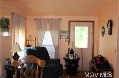 5th image of 368 N Meadowlark Dr