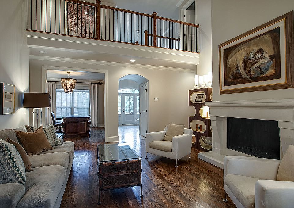 OPEN FAMILY ROOM