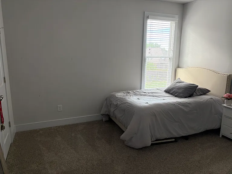 139 Manchester Ln — Photo 12