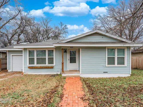 611 Dodson Dr, Stamford, TX 79553