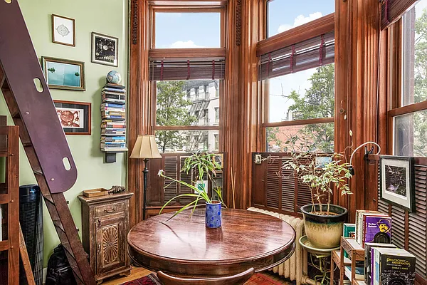 Sold by Compass | media 14