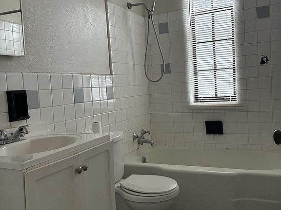 2nd image of 1907 Ottawa Dr #1