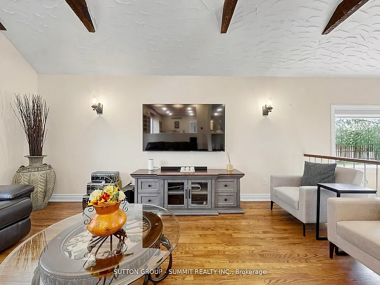 3485 Cawthra Rd — Photo 8