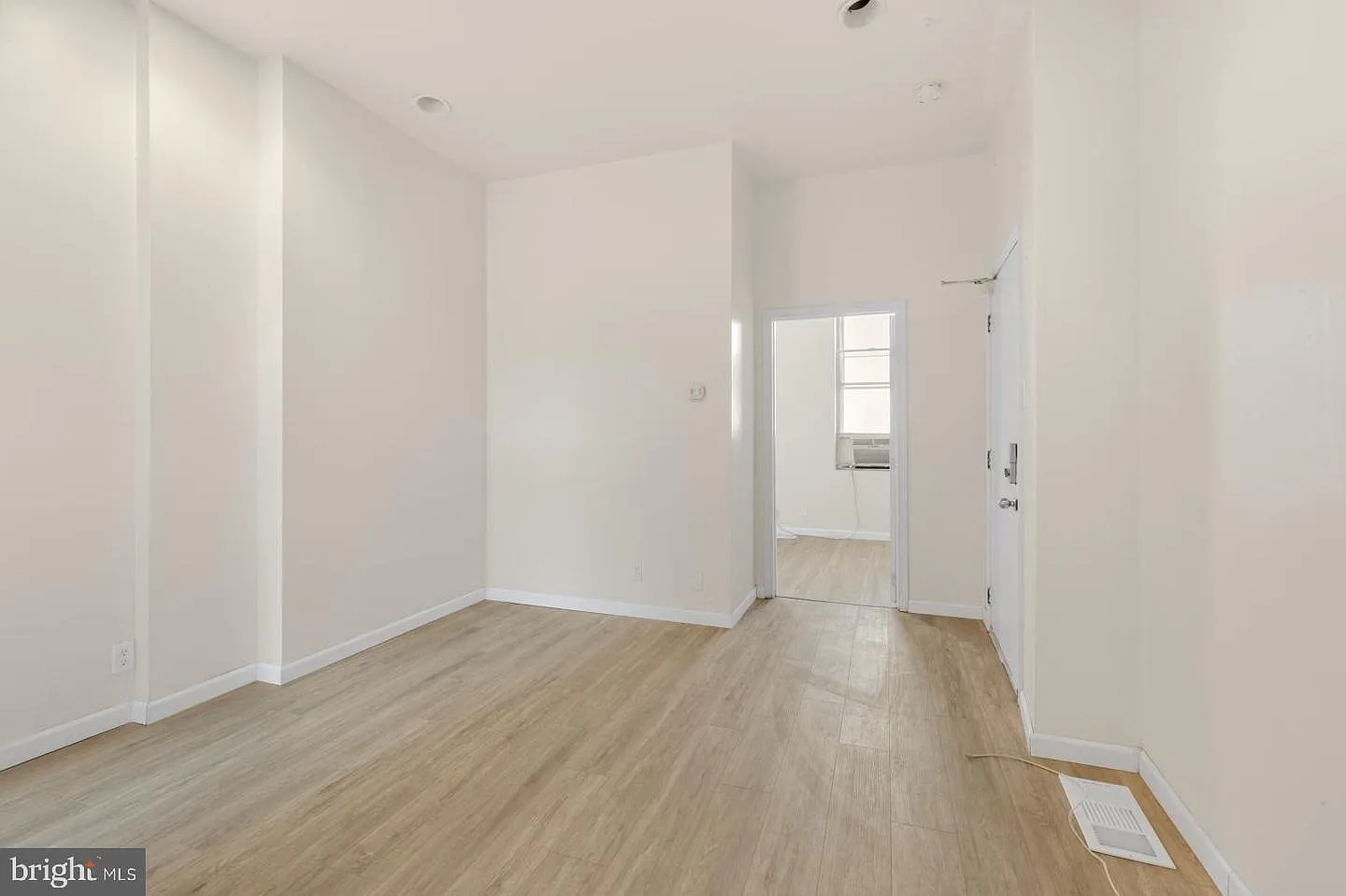 2 bed, 1100 sqft, $1,495 — Photo 3