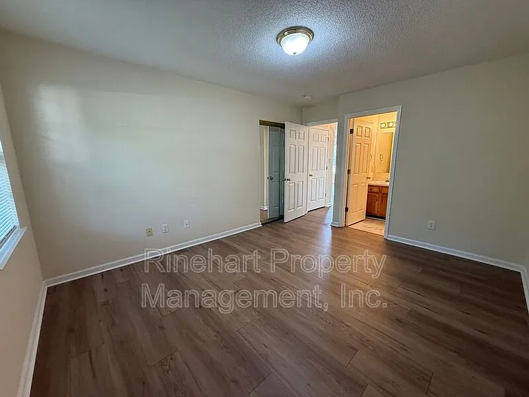 1033 Park Meadow Dr — Photo 10