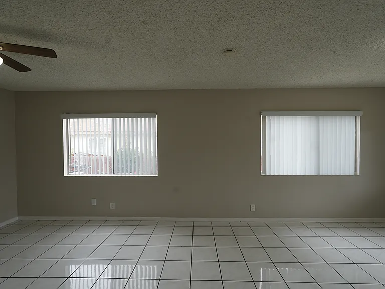 457 W Sepulveda St — Photo 7
