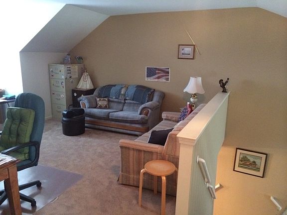 3rd image of 614 Woodberry Ln